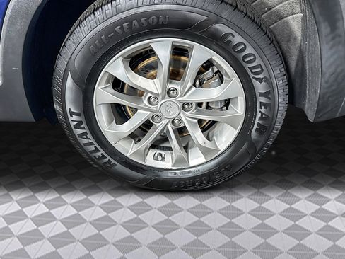 Used 2019 Hyundai Santa Fe SE image 34