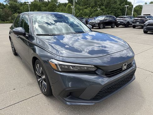 Used 2023 Honda Civic EX image 2