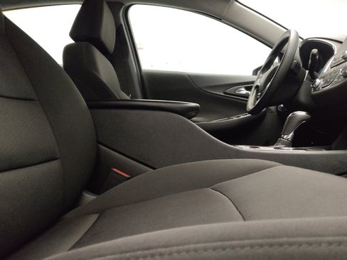 Used 2020 Chevrolet Malibu LT FWD image 21