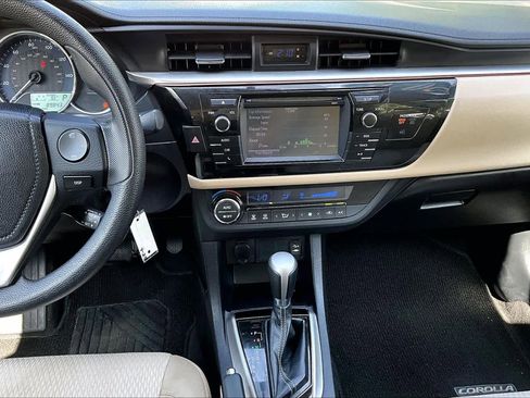 Used 2016 Toyota Corolla LE FWD image 7