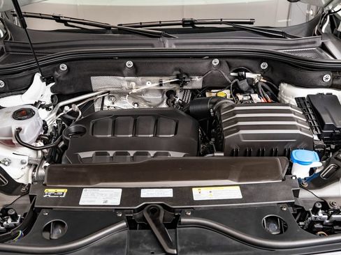 Used 2025 Volkswagen Atlas Peak Edition SE AWD/4WD image 51