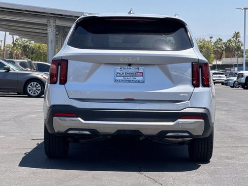 Used 2025 Kia Sorento EX w/ EX Panoramic Sunroof Package AWD/4WD image 4