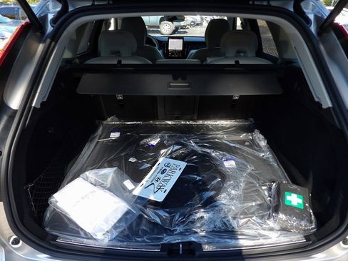 New 2026 Volvo XC60 B5 Ultra w/ Protection Package Premier image 26