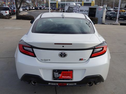 Certified 2025 Toyota GR86 Base w/ ALL Weather Mat Package (TMS) image 7