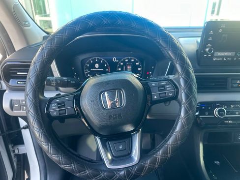 Certified 2025 Honda Pilot Elite image 7