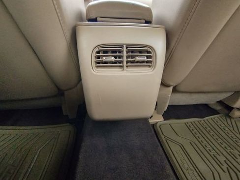 Used 2007 Buick Lucerne CXL image 23