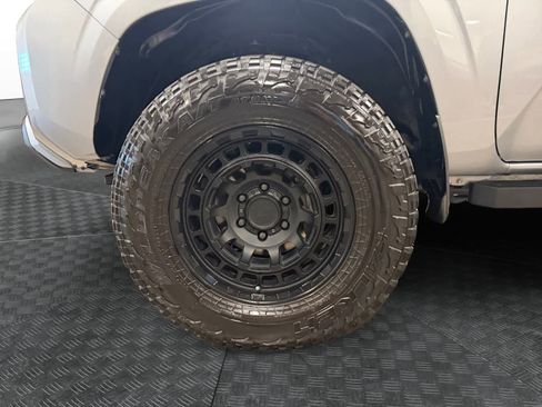 Used 2022 Toyota Tacoma SR image 15