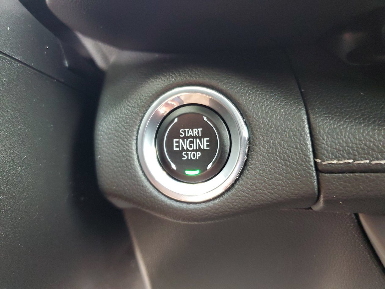 Used 2023 Buick Envision Essence w/ Sport Touring Package AWD/4WD image 24