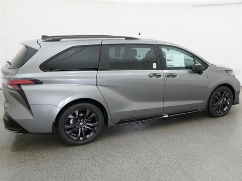 New 2026 Toyota Sienna XSE image 10