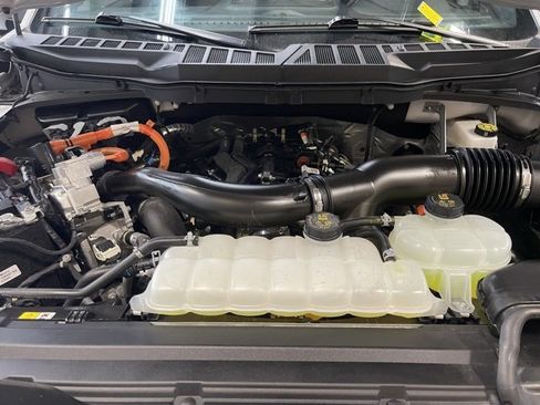 Used 2025 Ford F150 Lariat w/ Equipment Group 501A Mid image 17