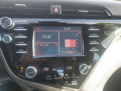 Used 2020 Toyota Camry LE FWD image 13