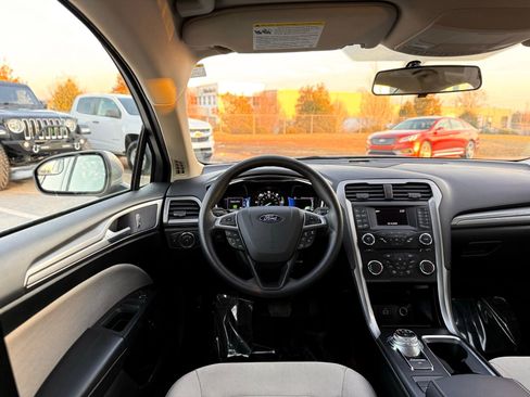 Used 2018 Ford Fusion S image 28