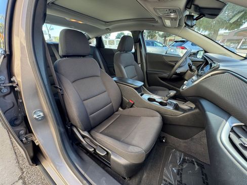 Used 2024 Chevrolet Malibu LT image 38
