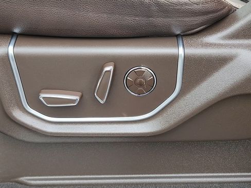 Certified 2019 Ford F350 Limited AWD/4WD image 9