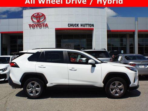 Used 2024 Toyota RAV4 XLE image 1