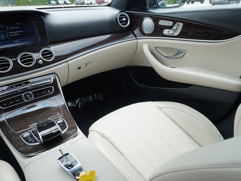 Used 2019 Mercedes-Benz E 300 image 22