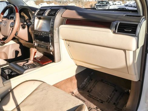 Used 2015 Lexus GX 460 image 35