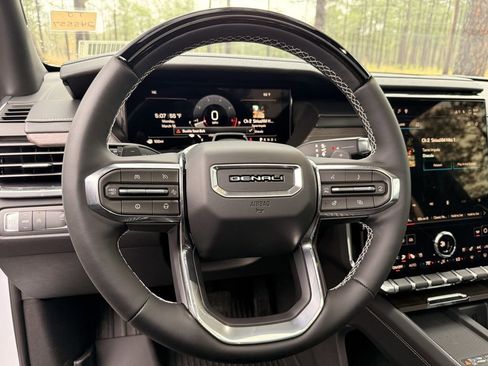 New 2026 GMC Acadia Denali w/ Super Cruise Package FWD image 20
