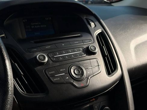 Used 2017 Ford Focus SE FWD image 22