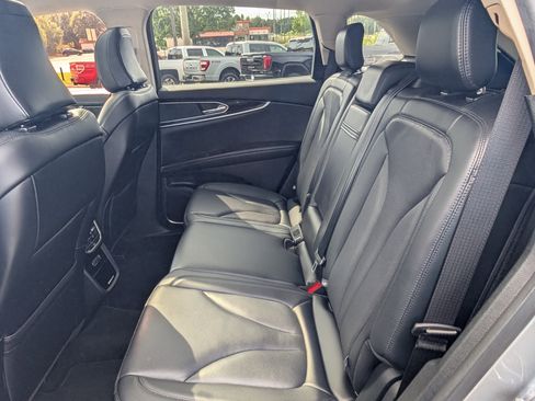 Used 2022 Lincoln Nautilus Reserve image 15