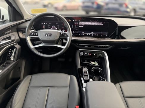 Certified 2025 Audi Q5 2.0T Premium Plus w/ Premium Plus image 11