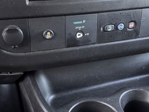 Used 2019 GMC Savana 2500 w/ Driver Convenience Package image 31