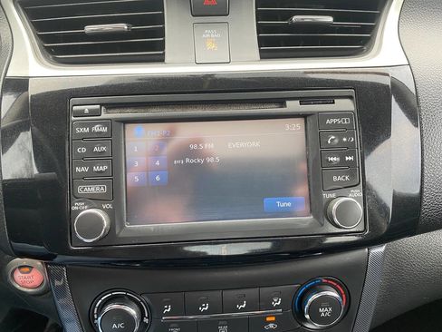 Used 2016 Nissan Sentra SR w/ SR Premium Package image 24