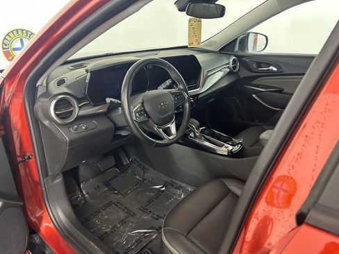 Used 2024 Chevrolet Trax ACTIV w/ Driver Confidence Package image 14