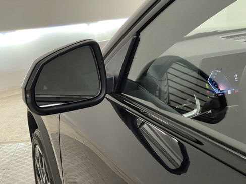 Used 2025 BMW X2 xDrive28i w/ Convenience Package image 21