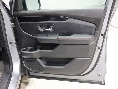 Used 2025 Honda Pilot TrailSport image 23