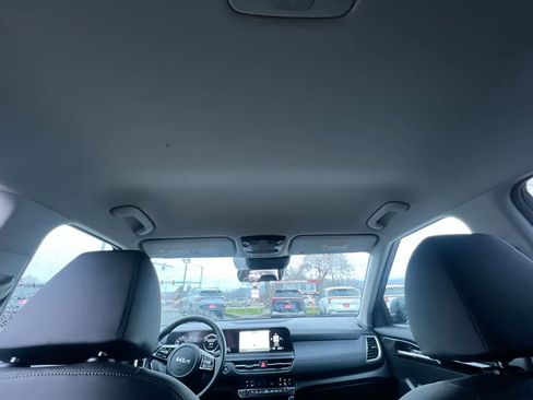 Certified 2025 Kia Seltos EX image 22