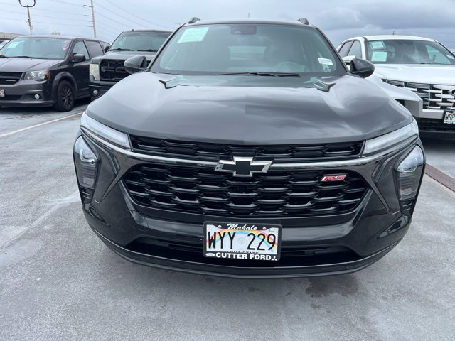 Used 2024 Chevrolet Trax RS FWD image 2