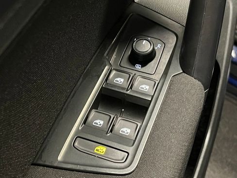 Used 2021 Volkswagen Tiguan S image 12