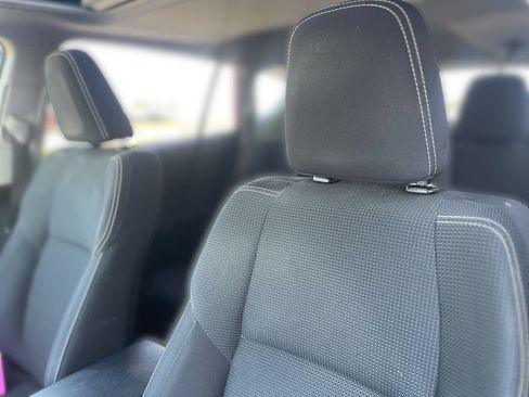 Used 2017 Toyota RAV4 XLE AWD/4WD image 7
