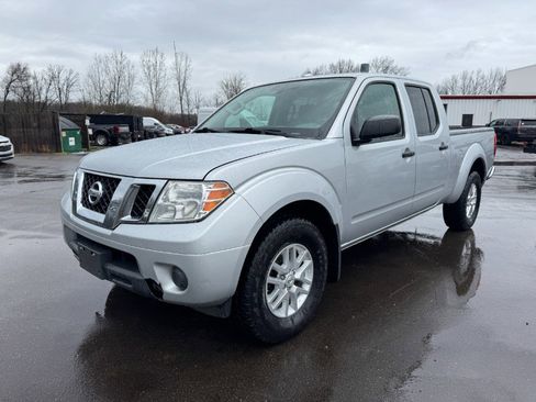 Used 2017 Nissan Frontier SV image 1
