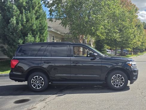 Used 2024 Ford Expedition XL image 12