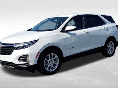 Used 2023 Chevrolet Equinox LT image 4