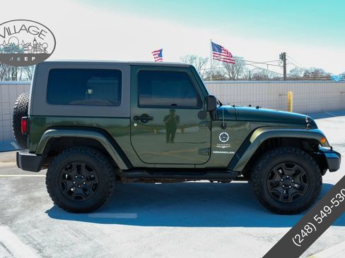 Used 2008 Jeep Wrangler Sahara w/ Dual Top Group AWD/4WD image 6