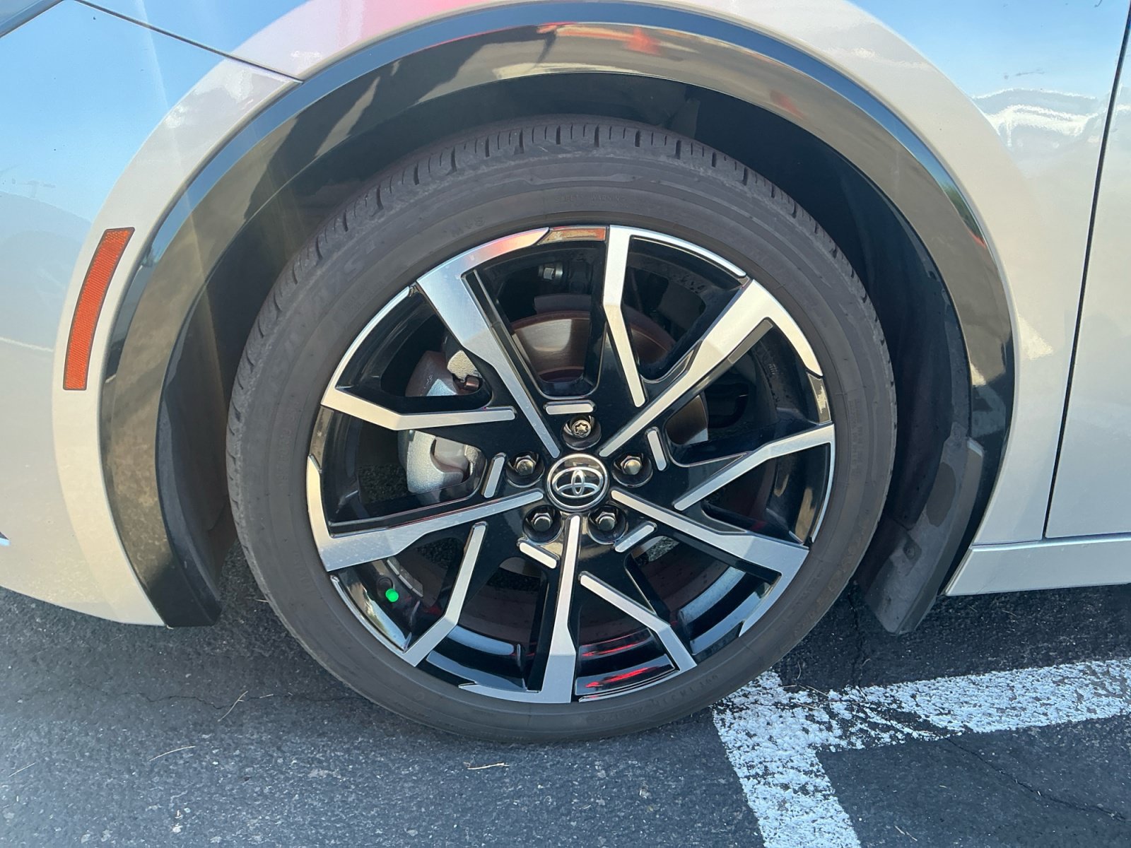 Used 2024 Toyota Prius Prime FWD image 25