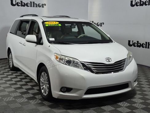 Used 2013 Toyota Sienna XLE image 1