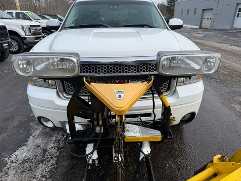 Used 2009 GMC Sierra 1500 Denali image 3