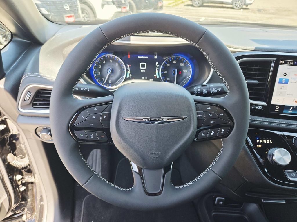 New 2026 Chrysler Pacifica Select w/ S Appearance Package AWD/4WD image 20