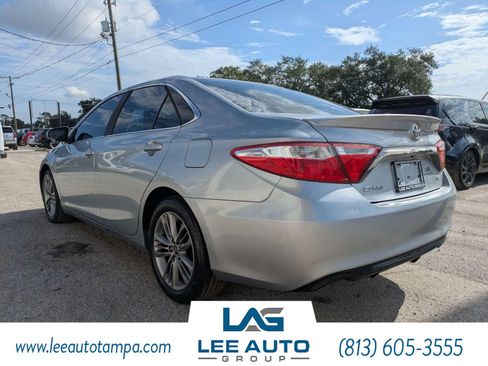 Used 2015 Toyota Camry SE FWD image 5