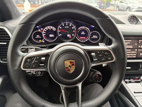Used 2021 Porsche Cayenne GTS AWD/4WD image 18