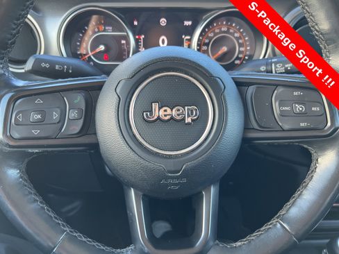 Used 2022 Jeep Gladiator Sport image 17