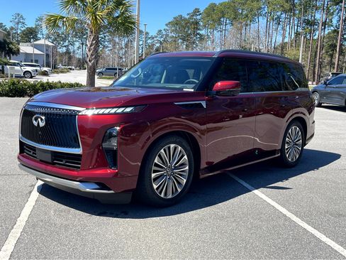 New 2025 INFINITI QX80 Luxe image 3