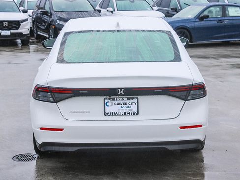 Used 2024 Honda Accord EX image 8