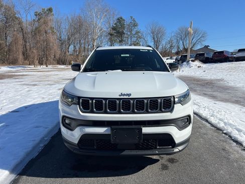 Certified 2024 Jeep Compass Latitude image 2