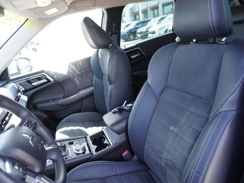 Used 2023 Mitsubishi Outlander SE AWD/4WD image 22
