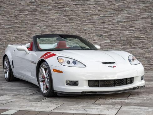 Used 2012 Chevrolet Corvette Grand Sport w/ 3LT Preferred Equipment Group image 9